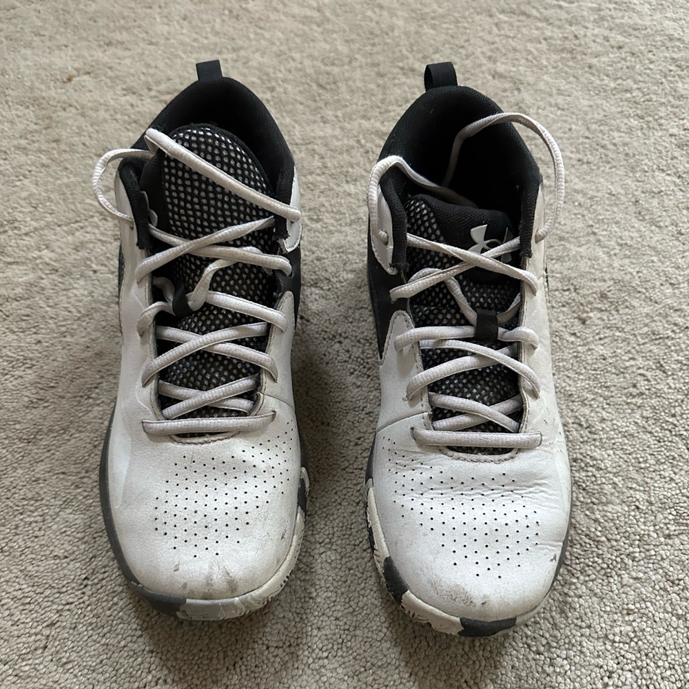 Boys Under Armour High Top Shoes